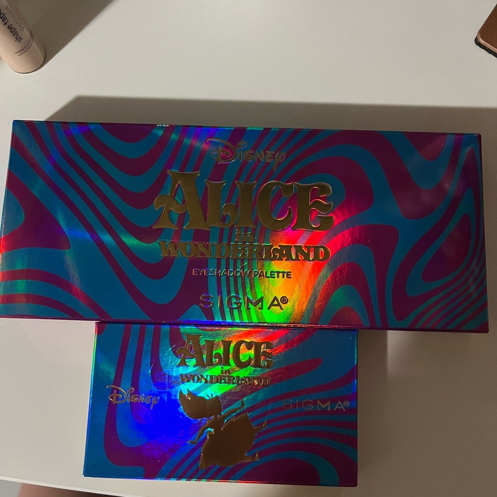 Sigma Alice in wonderland set